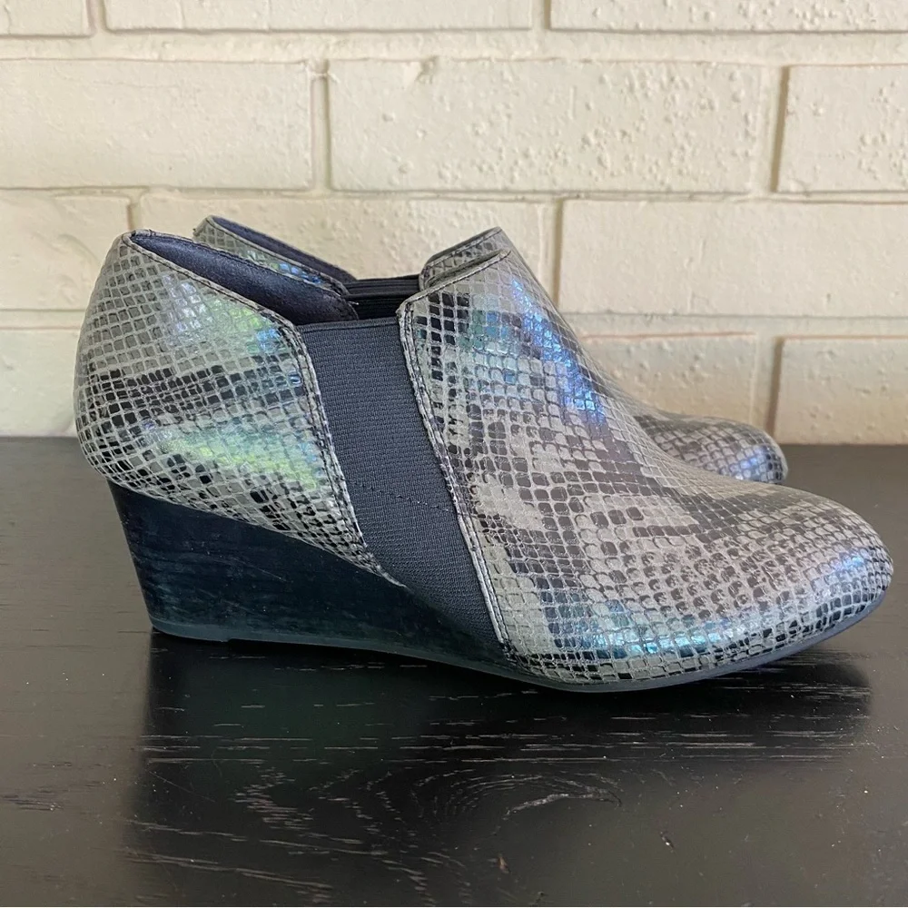 Womens 6 Vionic Stanton Wedge Heel Bootie Ankle Boots Python Leather Modern